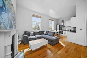 Queen’s Park, Spacious 3 Bedroom Flat